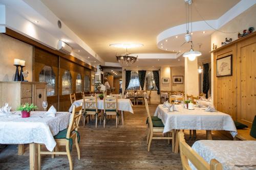 Restaurant, Hotel Zum Hirschen in Imst Restaurant, Hotel Zum Hirschen in Imst