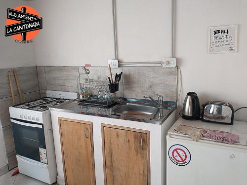 주방, La Cantonada, alojamiento turístico, Caviahue (La Cantonada, alojamiento turistico, Caviahue) in 카비아우 주방, La Cantonada, alojamiento turístico, Caviahue (La Cantonada, alojamiento turistico, Caviahue) in 카비아우