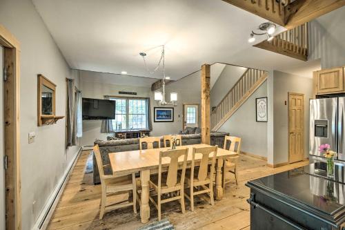 Secluded New Durham Home with Mtn and Lake Views! in Милтон (Мэн) Secluded New Durham Home with Mtn and Lake Views! in Милтон (Мэн)