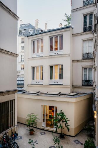 Entrance, Edgar Suites Notre-Dame - Lagrange in Paris Entrance, Edgar Suites Notre-Dame - Lagrange in Paris