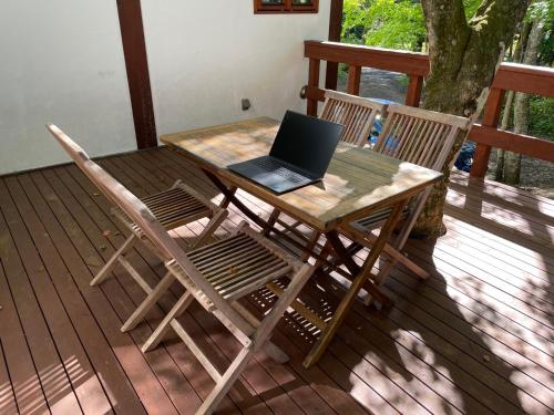 Balcony/terrace, 軽井沢メイプルチューダーハウス in Karuizawa Balcony/terrace, 軽井沢メイプルチューダーハウス in Karuizawa