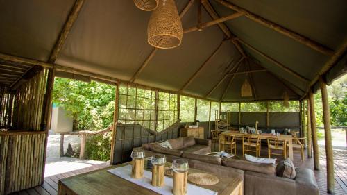 Facilities, O Bona Moremi Safari Lodge in Khwai Facilities, O Bona Moremi Safari Lodge in Khwai