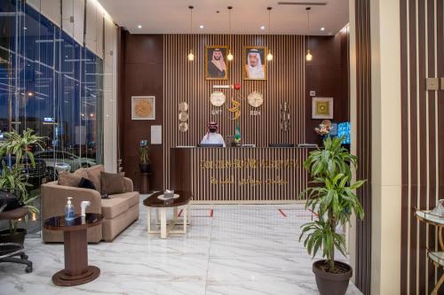 Előcsarnok, golden bujari diyafa in Khamis Mushayt Előcsarnok, golden bujari diyafa in Khamis Mushayt