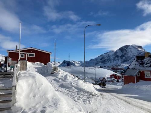 Isi4u apartments, snowmobile and dogsled in Sisimiut Isi4u apartments, snowmobile and dogsled in Sisimiut