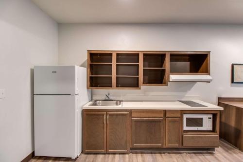บริการและสิ่งอำนวยความสะดวก, WoodSpring Suites Bakersfield Airport in นอร์ทเบเคอร์สฟิลด์ บริการและสิ่งอำนวยความสะดวก, WoodSpring Suites Bakersfield Airport in นอร์ทเบเคอร์สฟิลด์