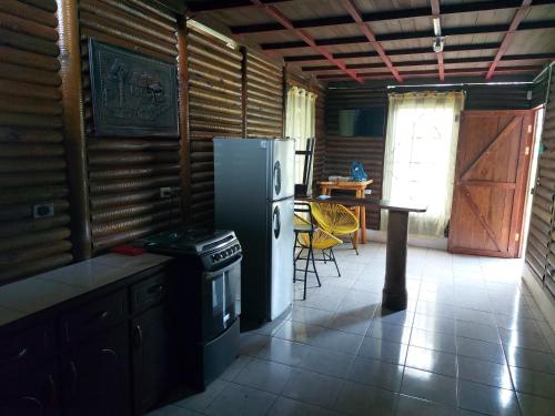 Cabaña para vacacionar río Sarapiqui (Cabana para vacacionar rio Sarapiqui) in 薩拉皮基舊港 Cabaña para vacacionar río Sarapiqui (Cabana para vacacionar rio Sarapiqui) in 薩拉皮基舊港