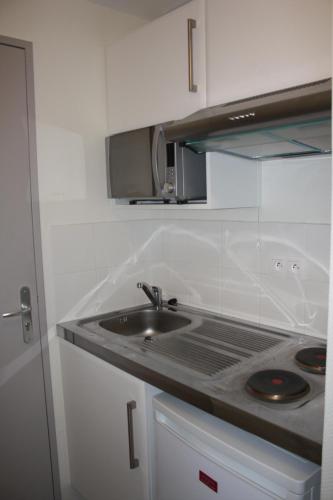 Cocina, Residence d'Artagnan in Montargis Cocina, Residence d'Artagnan in Montargis