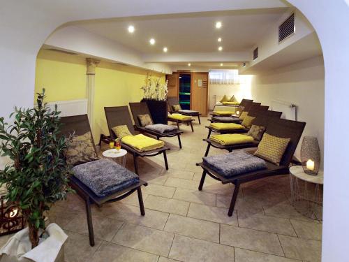Swimming pool, Hotel Restaurant Zum Goldenen Anker mit Hallenbad in Windorf Swimming pool, Hotel Restaurant Zum Goldenen Anker mit Hallenbad in Windorf