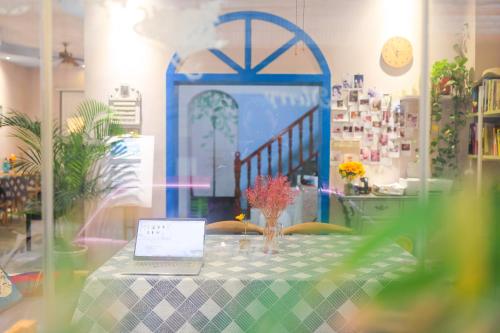 ردهة, Murphy Youth Hostel Guilin桂林北站莫非青年旅舍 in Guilin North Train Station ردهة, Murphy Youth Hostel Guilin桂林北站莫非青年旅舍 in Guilin North Train Station