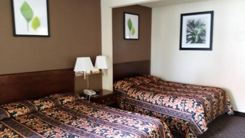 旅行汽車旅館 (Travel Inn Motel) in 哈特福德 (CT) 旅行汽車旅館 (Travel Inn Motel) in 哈特福德 (CT)
