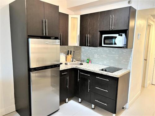 Ocean Front Units at Miami Beach in Miami Beach (FL) Ocean Front Units at Miami Beach in Miami Beach (FL)
