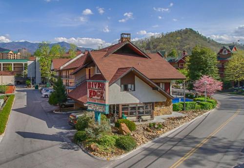 Entrance, River Edge Inn in Gatlinburg (TN) Entrance, River Edge Inn in Gatlinburg (TN)