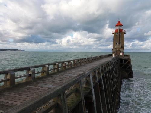 Okružje, Rêve d'Etretat in Bordeaux-Saint-Clair Okružje, Rêve d'Etretat in Bordeaux-Saint-Clair