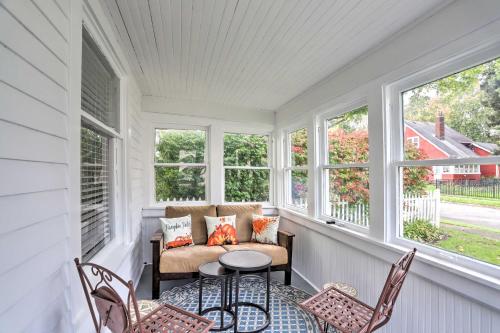 Pet-Friendly Home - half Mi to Downtown Willoughby! in Willoughby Pet-Friendly Home - half Mi to Downtown Willoughby! in Willoughby