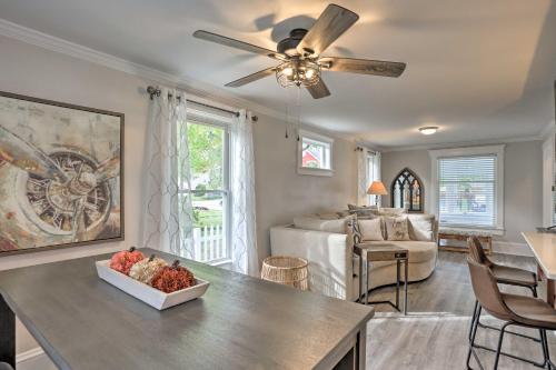 Pet-Friendly Home - half Mi to Downtown Willoughby! in Willoughby Pet-Friendly Home - half Mi to Downtown Willoughby! in Willoughby