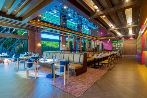 Restaurant, Caribe Deluxe Princess - All Inclusive in Punta Cana Restaurant, Caribe Deluxe Princess - All Inclusive in Punta Cana