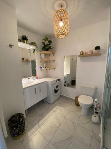 Bathroom, Nouveau F2 au calme proche Paris in Montigny-lès-Cormeilles Bathroom, Nouveau F2 au calme proche Paris in Montigny-lès-Cormeilles