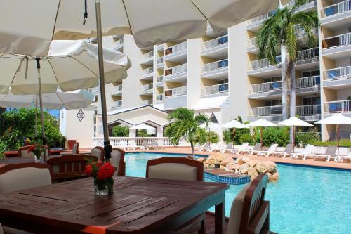 Restaurant, Sapphire Beach Club Resort in Lowlands Restaurant, Sapphire Beach Club Resort in Lowlands