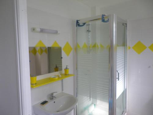 IMMEUBLE NEBOT in Grand Bourg IMMEUBLE NEBOT in Grand Bourg