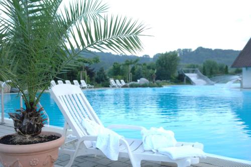 Πισίνα, Landhotel Gutshof Camping Badhutten in Τετνάγκ Πισίνα, Landhotel Gutshof Camping Badhutten in Τετνάγκ