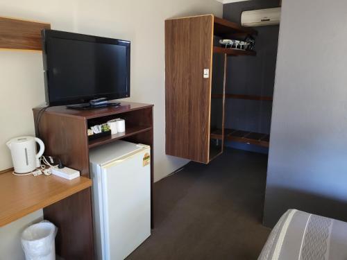 Palm and Pawn Motor Inn in Wagga Wagga Palm and Pawn Motor Inn in Wagga Wagga