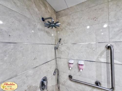 バスルーム, Aladdin Hotel Beer Sheva in ベエルシェバ バスルーム, Aladdin Hotel Beer Sheva in ベエルシェバ