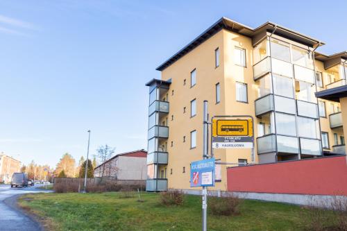 Valoisa parvekkeellinen kaksio, oma parkkipaikka