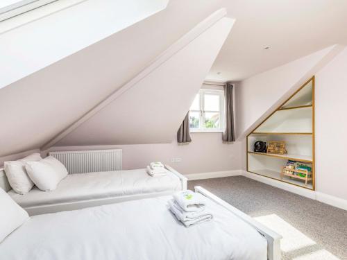 Vybavení, Pass the Keys Stylish and fresh 4 bed beach house with garden in West Wittering Vybavení, Pass the Keys Stylish and fresh 4 bed beach house with garden in West Wittering