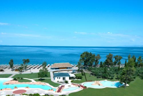Swimming pool, Porto Carras Meliton in Chalkidiki Swimming pool, Porto Carras Meliton in Chalkidiki