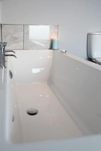 Badkamer, The Windmill Inn - Whitby in High Hawsker Badkamer, The Windmill Inn - Whitby in High Hawsker