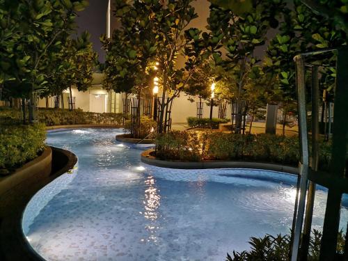 Swimming pool, Infini Suites@ The Robertson Bukit Bintang near LRT Train Station - Pasar Seni Swimming pool, Infini Suites@ The Robertson Bukit Bintang near LRT Train Station - Pasar Seni
