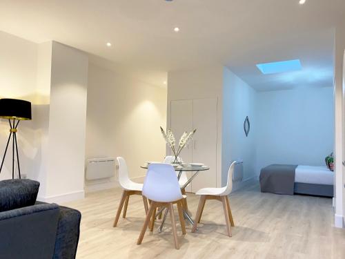 Rise at Fleets Height Apartment Nine in Fleet Central Rise at Fleets Height Apartment Nine in Fleet Central