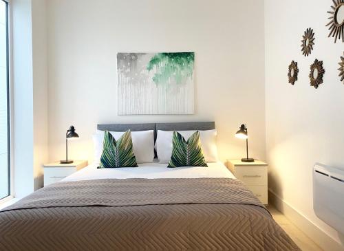 Fleets Height Apartment Ten in Fleet Central Fleets Height Apartment Ten in Fleet Central