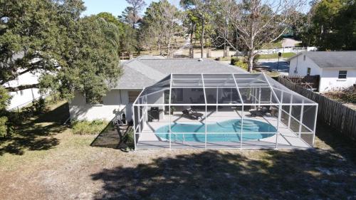 Modern Home, Heated Pool, Close to Beaches! in Tarpon Springs (FL) Modern Home, Heated Pool, Close to Beaches! in Tarpon Springs (FL)
