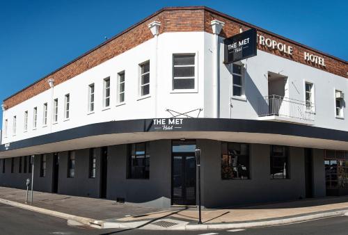 The Met Hotel in Toowoomba The Met Hotel in Toowoomba