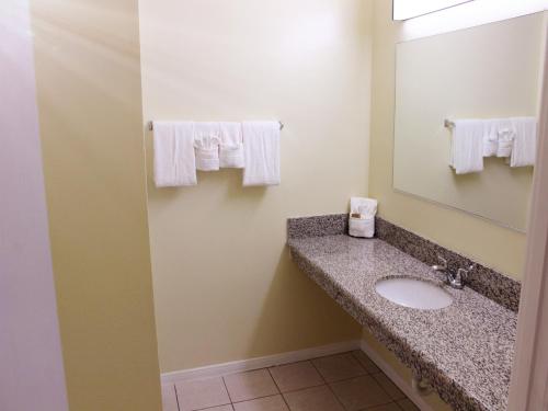 在meiguo.com看到的帕萨迪纳玫瑰汽车旅馆的介绍图片