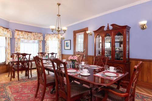 Létesítmények, Sinclair Inn Bed & Breakfast in Plattsburgh Létesítmények, Sinclair Inn Bed & Breakfast in Plattsburgh