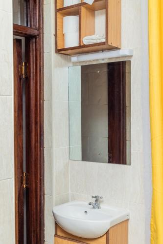 浴室, 802 Deluxe , King-bed Luxury suite Ruiru , Eastern by pass in 魯依魯 浴室, 802 Deluxe , King-bed Luxury suite Ruiru , Eastern by pass in 魯依魯