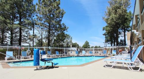 Swimming pool, Baymont by Wyndham Flagstaff in Flagstaff (AZ) Swimming pool, Baymont by Wyndham Flagstaff in Flagstaff (AZ)