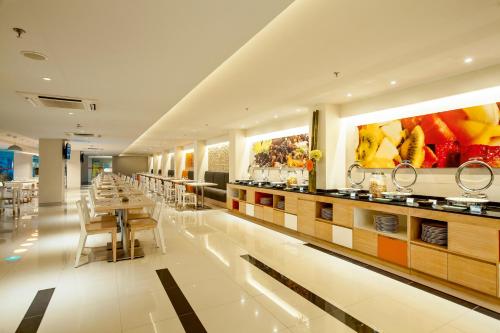 مطعم, فندق هاريس سيمينياك (HARRIS Hotel Seminyak) in سيمينياك مطعم, فندق هاريس سيمينياك (HARRIS Hotel Seminyak) in سيمينياك