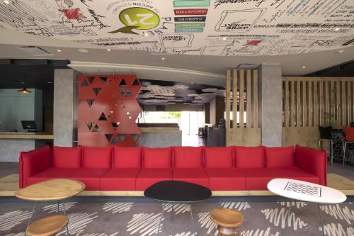 Shared lounge/TV area, ibis Guadalajara Expo in Guadalajara Shared lounge/TV area, ibis Guadalajara Expo in Guadalajara