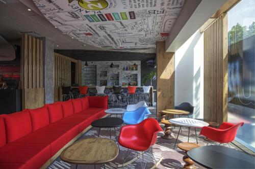 Shared lounge/TV area, ibis Guadalajara Expo in Guadalajara Shared lounge/TV area, ibis Guadalajara Expo in Guadalajara