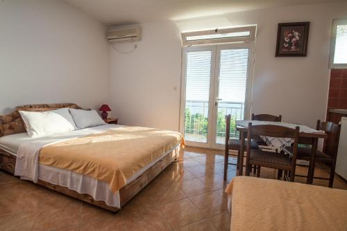 Apartments Dragisic in Sveti Stefan Apartments Dragisic in Sveti Stefan