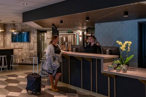 Vestíbulo, ibis Cergy-Pontoise Le Port in Cergy Vestíbulo, ibis Cergy-Pontoise Le Port in Cergy