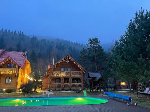 مسبح, Villa Затишна de luxe in Mykulychyn مسبح, Villa Затишна de luxe in Mykulychyn