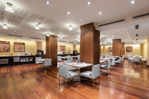 Bar/lounge, Crisol Almirante Bonifaz in Burgos Bar/lounge, Crisol Almirante Bonifaz in Burgos