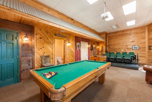 Bama Bear's Den Cabin in Pigeon Forge Forstæder Bama Bear's Den Cabin in Pigeon Forge Forstæder