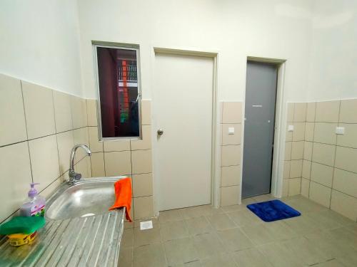 Bathroom, Zaara Homestay Krubong Alor Gajah Ayer Keroh Melaka in Durian Tunggal Bathroom, Zaara Homestay Krubong Alor Gajah Ayer Keroh Melaka in Durian Tunggal