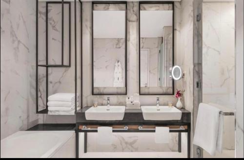 Bathroom, Apartment the address resort- Two-Bedroom and maid room in Al Aqah Bathroom, Apartment the address resort- Two-Bedroom and maid room in Al Aqah