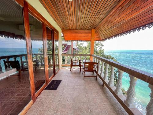 Balcony/terrace, Bounty Resort in Ko Pha-ngan Balcony/terrace, Bounty Resort in Ko Pha-ngan
